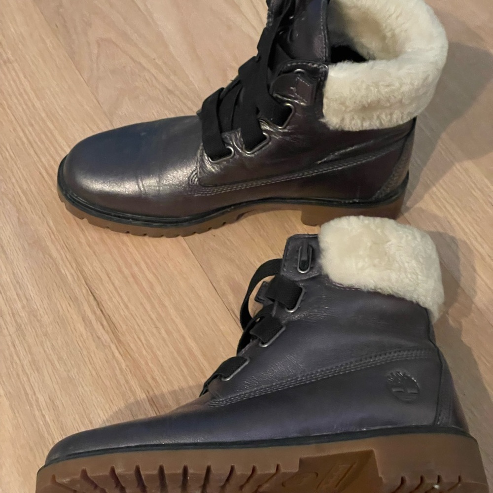 Adorable Timberland Booties - Picture 4 of 4